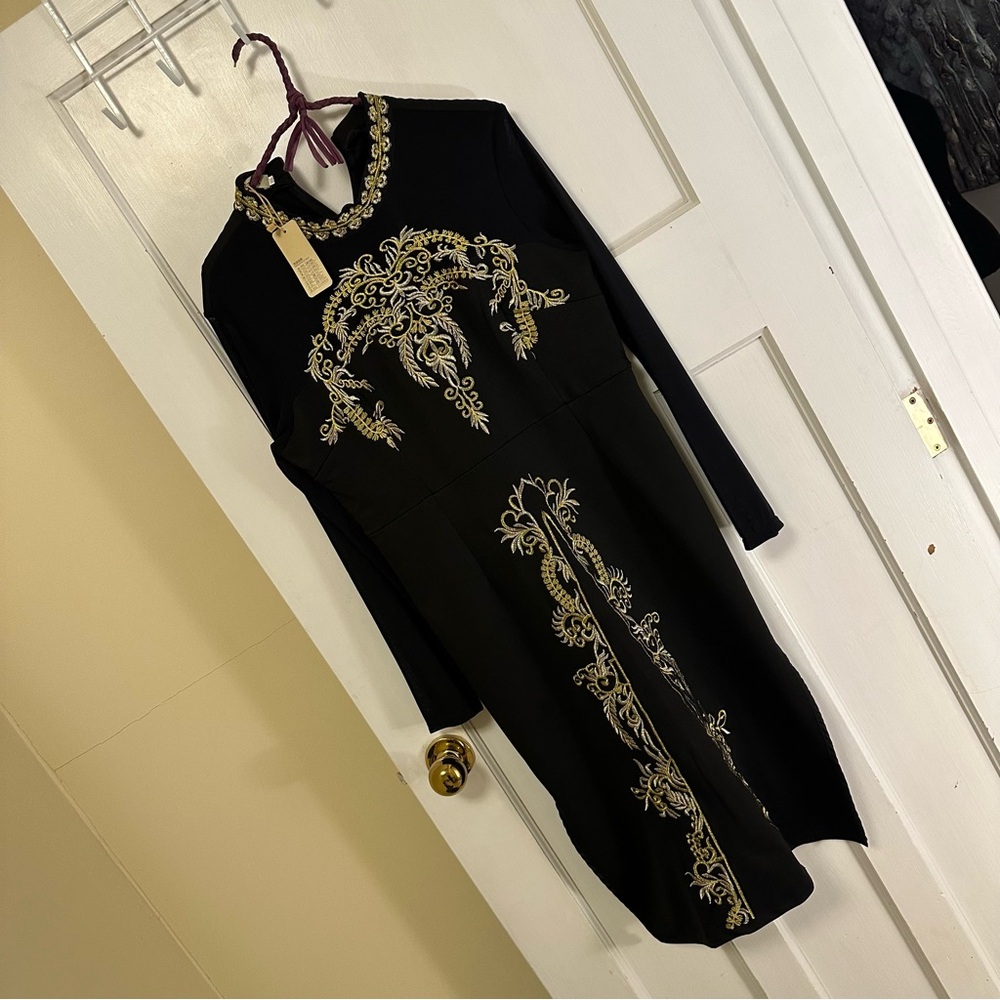 Elegant Black and Gold Long Sleeve Dress - Picture 2 of 10